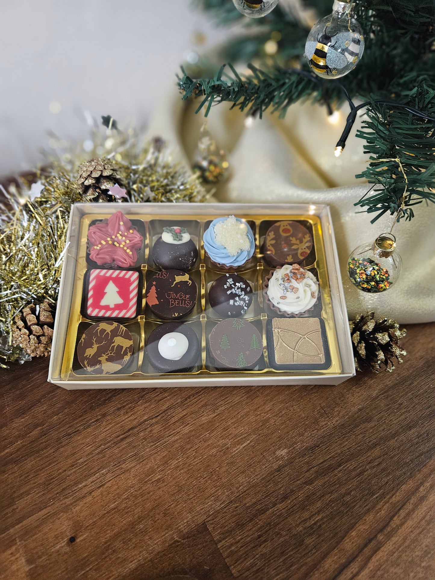 Festive Chocolate Box - Bee Sweet (Argyll)